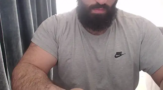 Snapshot of hugemachohandsome chatting on 28, 2, 2025 hugemachohandsome online show from 28, 2, 2025