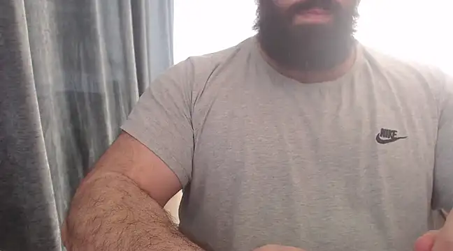 Snapshot of hugemachohandsome chatting on 3, 3, 2025 hugemachohandsome online show from 3, 3, 2025