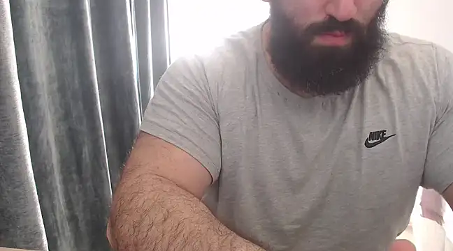 Snapshot of hugemachohandsome chatting on 4, 3, 2025 hugemachohandsome online show from 4, 3, 2025