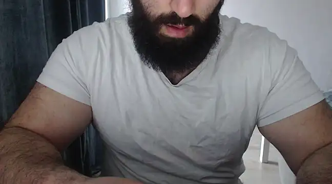 Snapshot of hugemachohandsome chatting on 7, 3, 2025 hugemachohandsome online show from 7, 3, 2025