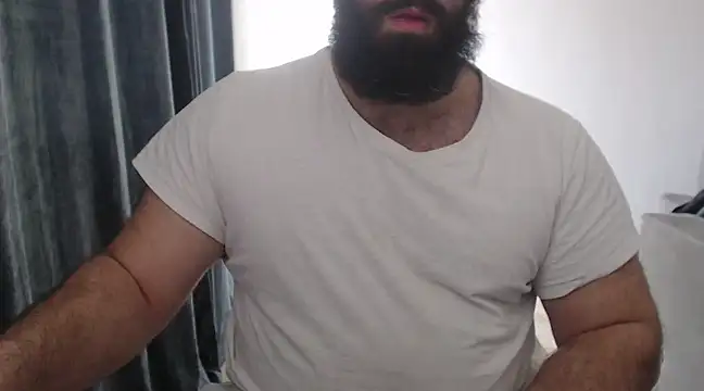 Snapshot of hugemachohandsome chatting on 9, 3, 2025 hugemachohandsome online show from 9, 3, 2025