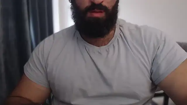 Snapshot of hugemachohandsome chatting on 26, 9, 2025 hugemachohandsome online show from 26, 9, 2025