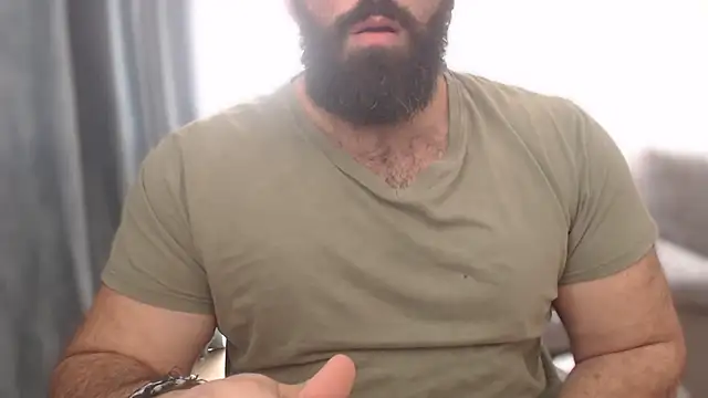 Snapshot of hugemachohandsome chatting on 29, 9, 2025 hugemachohandsome online show from 29, 9, 2025