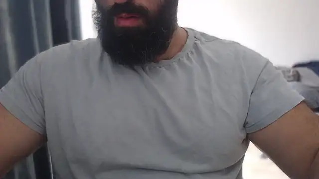 Snapshot of hugemachohandsome chatting on 4, 10, 2025 hugemachohandsome online show from 4, 10, 2025
