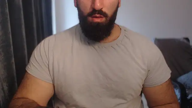 Snapshot of hugemachohandsome chatting on 6, 10, 2025 hugemachohandsome online show from 6, 10, 2025
