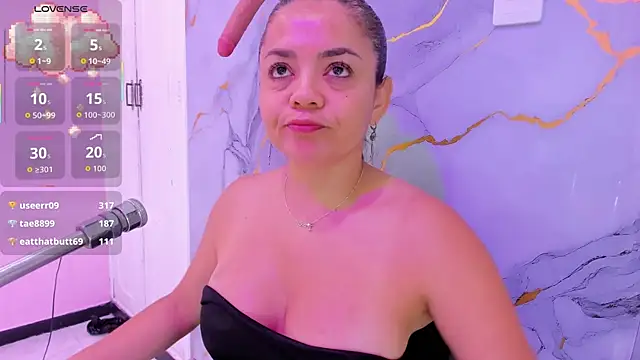 Snapshot of shayra_boobs1 chatting on 18, 10, 2025 shayra boobs1 online show from 18, 10, 2025