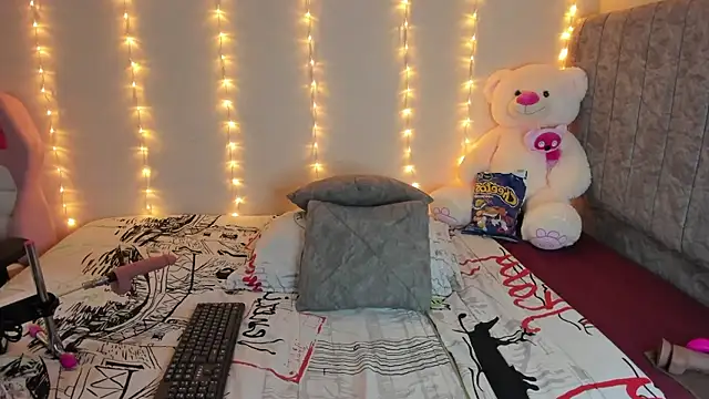 Snapshot of SaraCrow chatting on 10, 1, 2026 SaraCrow online show from 10, 1, 2026