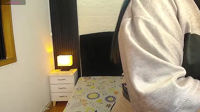 alicia moom online show from 13, 3, 2025