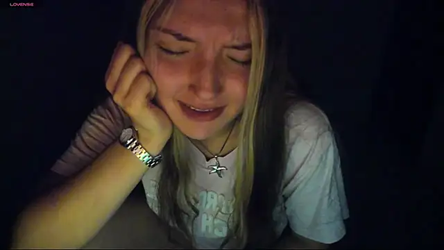 Alice bloom  online show from 17, 12, 2025