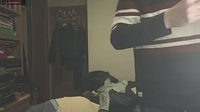 Snapshot of curiosillo83 chatting on 12, 3, 2025 curiosillo83 online show from 12, 3, 2025