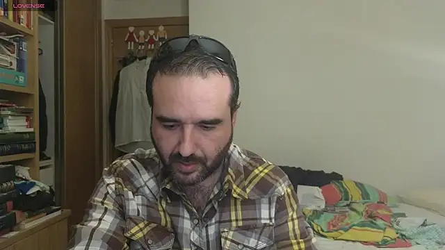 Snapshot of curiosillo83 chatting on 3, 10, 2025 curiosillo83 online show from 3, 10, 2025