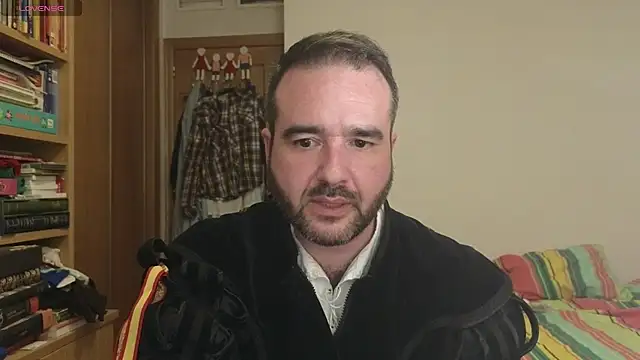 Snapshot of curiosillo83 chatting on 4, 10, 2025 curiosillo83 online show from 4, 10, 2025