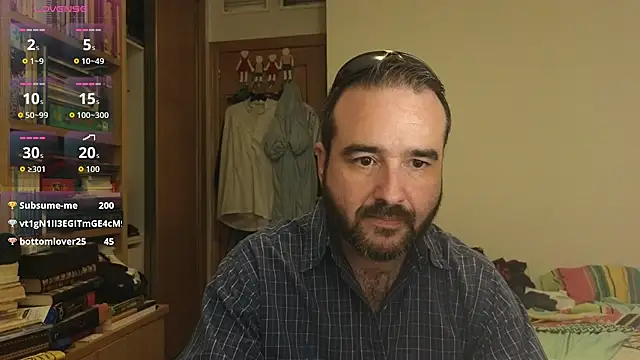 Snapshot of curiosillo83 chatting on 14, 10, 2025 curiosillo83 online show from 14, 10, 2025