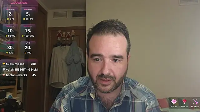 Snapshot of curiosillo83 chatting on 16, 10, 2025 curiosillo83 online show from 16, 10, 2025