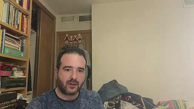 Snapshot of curiosillo83 chatting on 19, 10, 2025 curiosillo83 online show from 19, 10, 2025