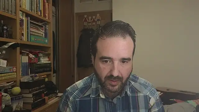 Snapshot of curiosillo83 chatting on 15, 12, 2025 curiosillo83 online show from 15, 12, 2025