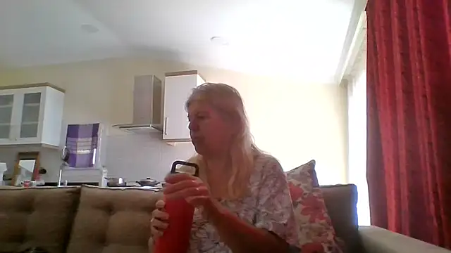 Snapshot of TrustfulVampire1 chatting on 18, 4, 2026 TrustfulVampire1 online show from 18, 4, 2026