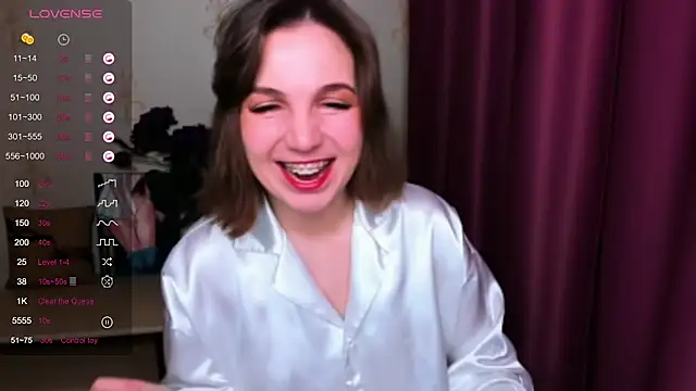 Snapshot of KindHazelHere_ chatting on 5, 3, 2025 KindHazelHere online show from 5, 3, 2025