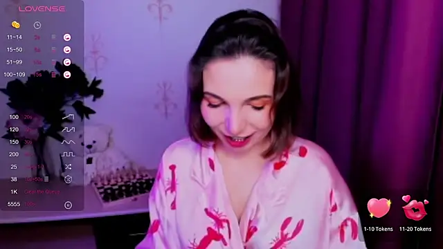 KindHazelHere  online show from 25, 11, 2025