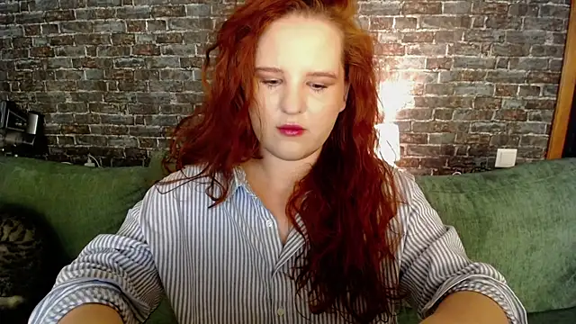 Snapshot of FlowerOfFreedom_ chatting on 15, 12, 2025 FlowerOfFreedom online show from 15, 12, 2025