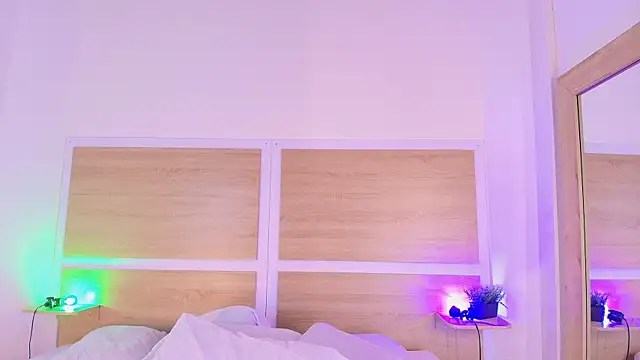  nickypurple  online show from 4, 3, 2026