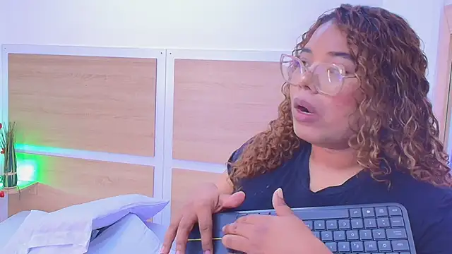  nickypurple  online show from 23, 3, 2026