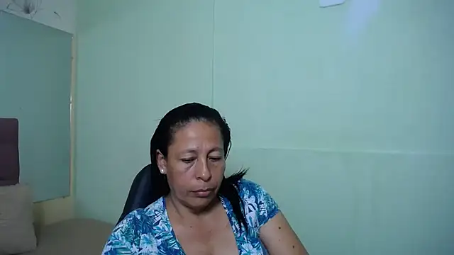 mature martina online show from 28, 2, 2025