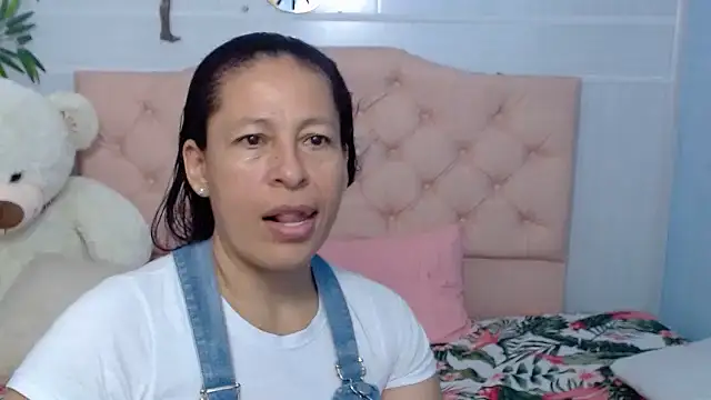 mature martina online show from 9, 9, 2025