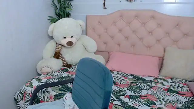 mature martina online show from 15, 9, 2025