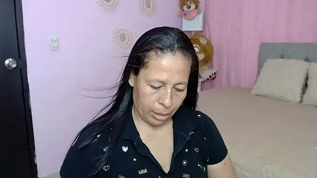 mature martina online show from 6, 10, 2025