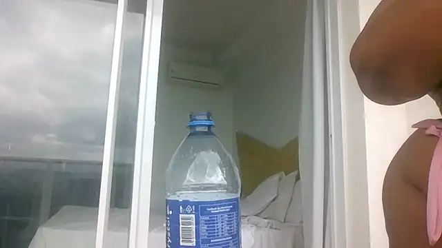 Snapshot of biancabombombbw chatting on 12, 1, 2025 biancabombombbw online show from 12, 1, 2025