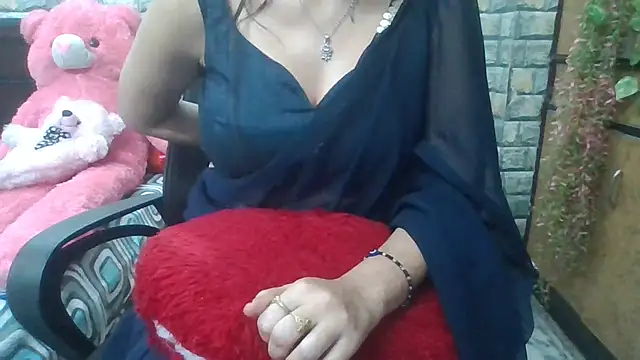 Sexy iknoor online show from 13, 3, 2025