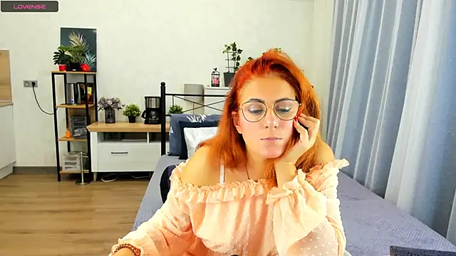 Snapshot of Anna127Moon chatting on 15, 10, 2025 Anna127Moon online show from 15, 10, 2025