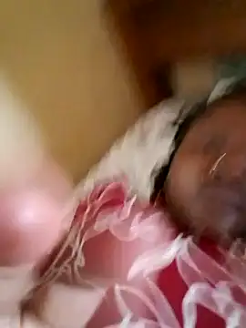 Snapshot of pretty-donna chatting on 20, 10, 2025 pretty-donna online show from 20, 10, 2025