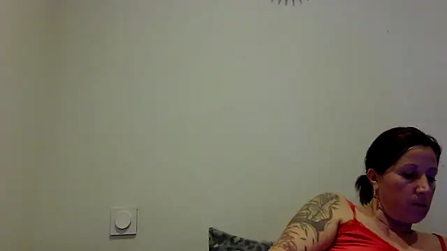 Snapshot of feline27 chatting on 7, 11, 2025 feline27 online show from 7, 11, 2025