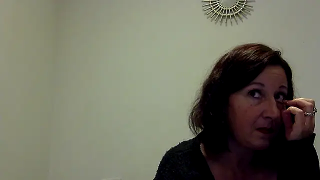 Snapshot of feline27 chatting on 11, 11, 2025 feline27 online show from 11, 11, 2025