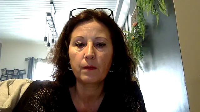 Snapshot of feline27 chatting on 14, 11, 2025 feline27 online show from 14, 11, 2025