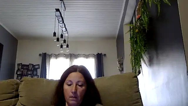 Snapshot of feline27 chatting on 28, 11, 2025 feline27 online show from 28, 11, 2025