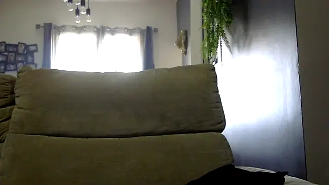 Snapshot of feline27 chatting on 1, 2, 2026 feline27 online show from 1, 2, 2026