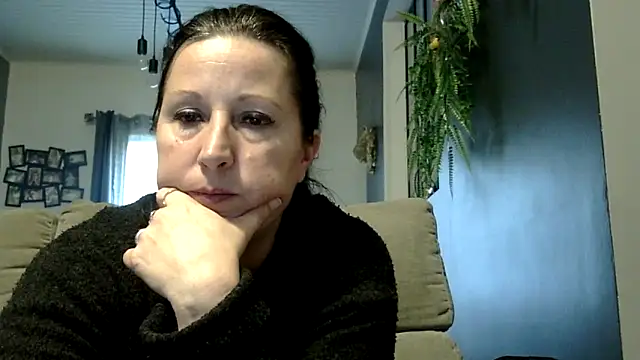 Snapshot of feline27 chatting on 20, 2, 2026 feline27 online show from 20, 2, 2026