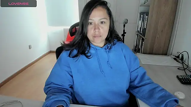 Snapshot of bigbooty-30 chatting on 19, 11, 2025 bigbooty-30 online show from 19, 11, 2025