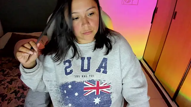 Snapshot of bigbooty-30 chatting on 19, 11, 2025 bigbooty-30 online show from 19, 11, 2025