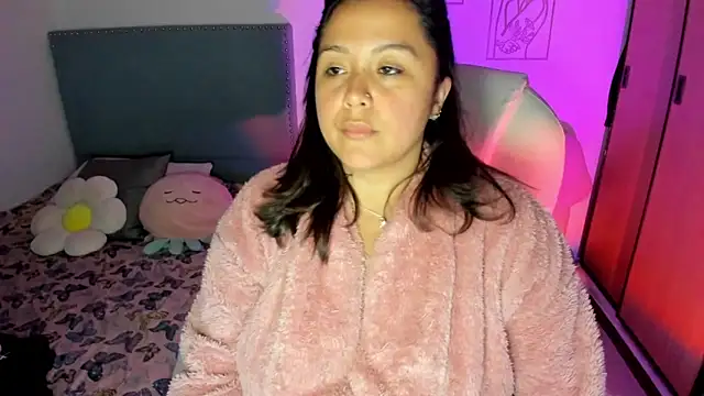 Snapshot of bigbooty-30 chatting on 25, 11, 2025 bigbooty-30 online show from 25, 11, 2025