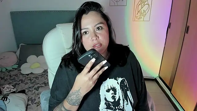 Snapshot of bigbooty-30 chatting on 27, 11, 2025 bigbooty-30 online show from 27, 11, 2025