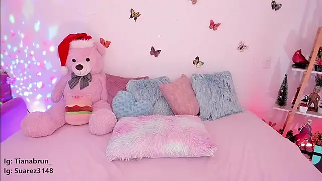 Zara uwu  online show from 8, 1, 2025