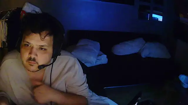 Snapshot of Bebemickey75 chatting on 28, 11, 2025 Bebemickey75 online show from 28, 11, 2025