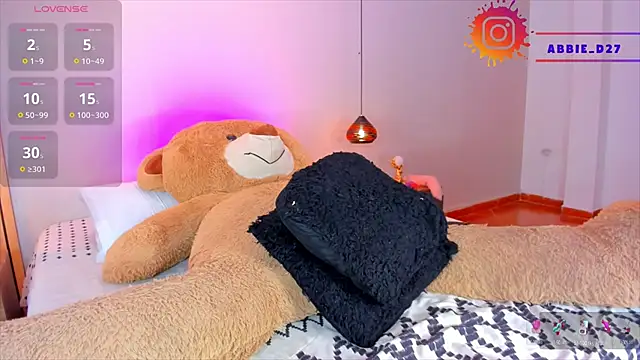 AbbieEdmond online show from 11, 3, 2025