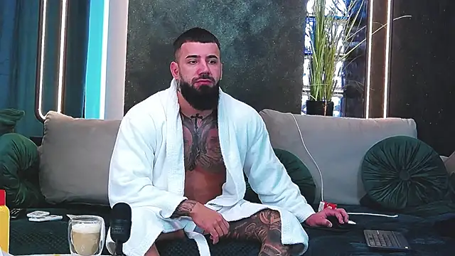 masterkingofmusclee online show from 11, 1, 2025