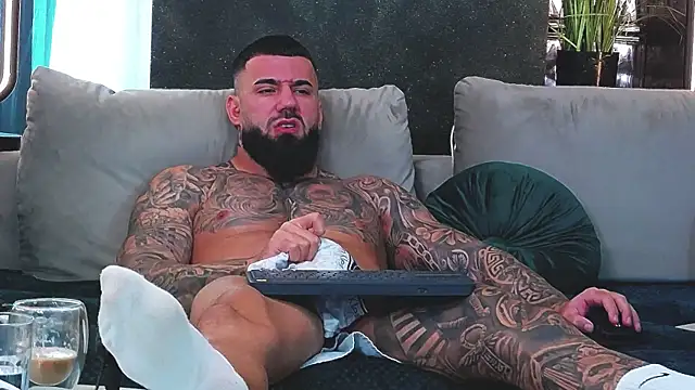 masterkingofmusclee online show from 13, 1, 2025