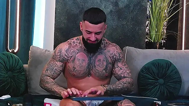 masterkingofmusclee online show from 4, 2, 2025